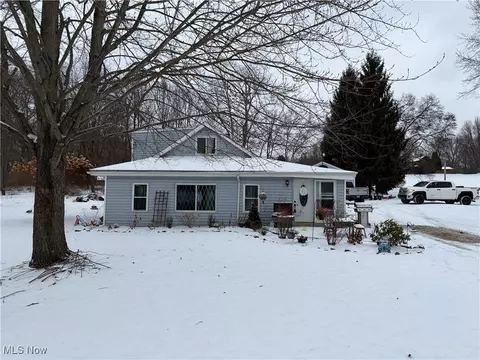 2767 Brady Lake Rd, Ravenna, OH 44266