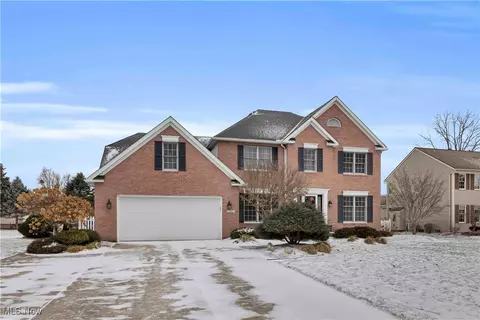 111 Charles Ave, Amherst, OH 44001