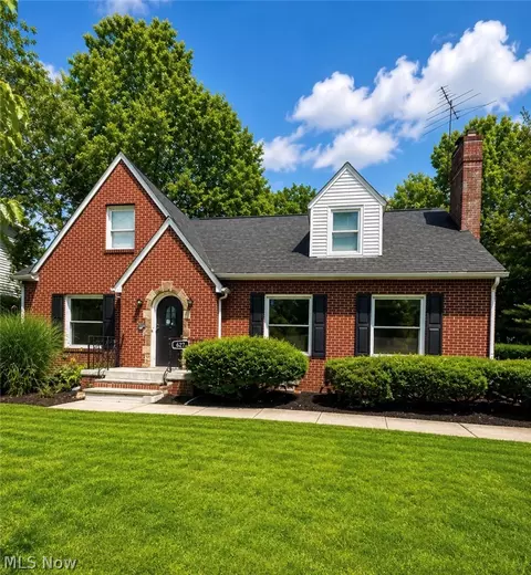627 Greenwood Ave, Akron, OH 44320