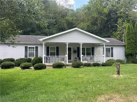3905 N Wedgewood Dr, Mcconnelsville, OH 43756