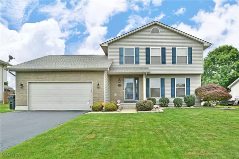 5089 Winslow Dr, Mineral Ridge, OH 44440