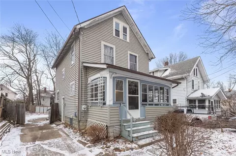 2240 12th St SW, Akron, OH 44314