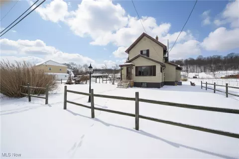 1508 Roanoke Ave, Uhrichsville, OH 44683