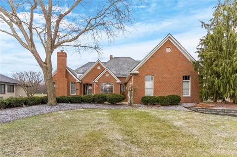 380 Shadydale Dr, Canfield, OH 44406