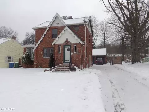 6159 Stratford Dr, Parma Heights, OH 44130
