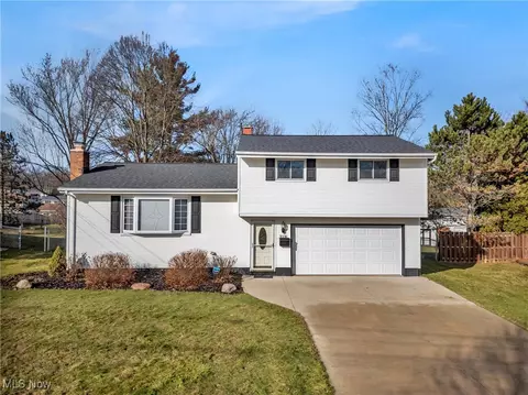 9370 Monticello Dr, Twinsburg, OH 44087