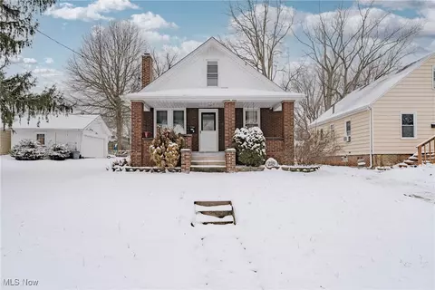 2015 Gross Ave NE, Canton, OH 44714