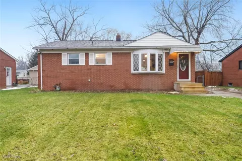 6040 Slater Dr, Brook Park, OH 44142