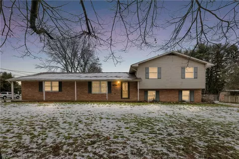 3249 Linden St NW, Uniontown, OH 44685