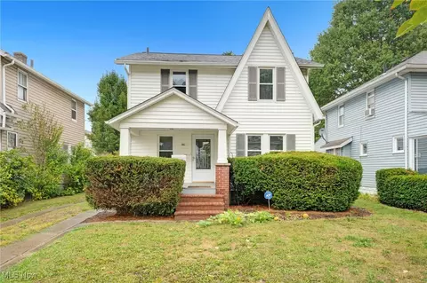 361 Mission Dr, Akron, OH 44301