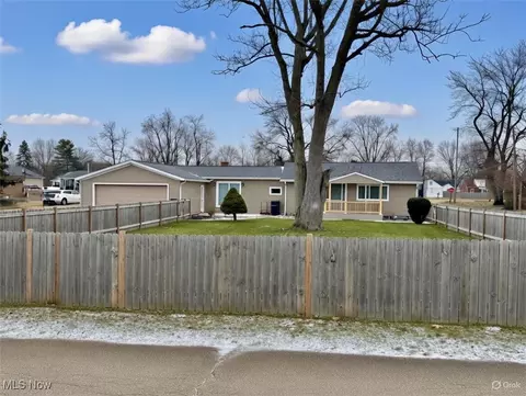 2328 26th St NE, Canton, OH 44705