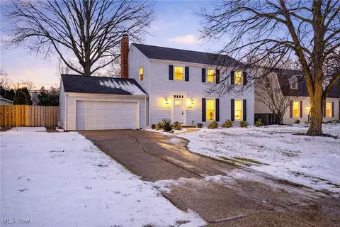 23643 Stoneybrook Dr, North Olmsted, OH 44070