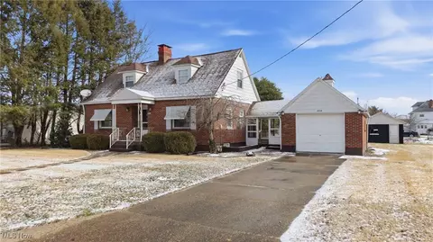 804 Franklin Ave, Belpre, OH 45714