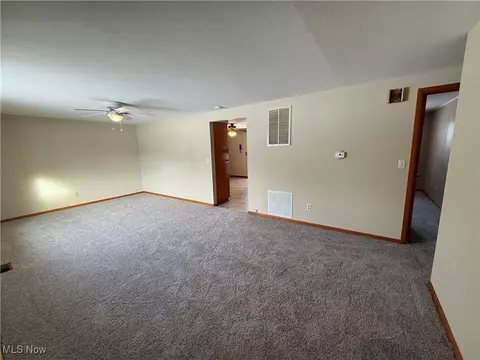 2435 Didrickson Dr, Lorain, OH 44053 photo 5