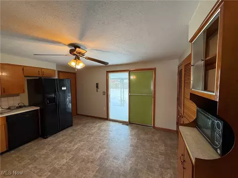 2435 Didrickson Dr, Lorain, OH 44053 photo 8
