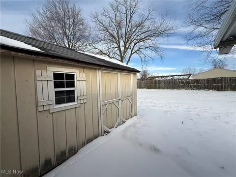 2435 Didrickson Dr, Lorain, OH 44053 photo 20