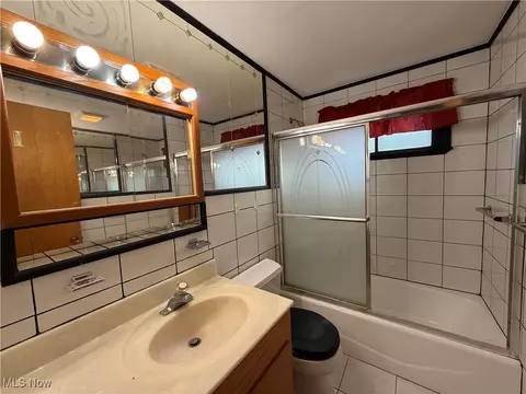 2435 Didrickson Dr, Lorain, OH 44053 photo 16