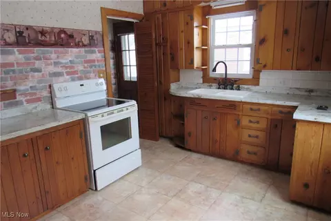 1711 E 30th St, Ashtabula, OH 44004 photo 3