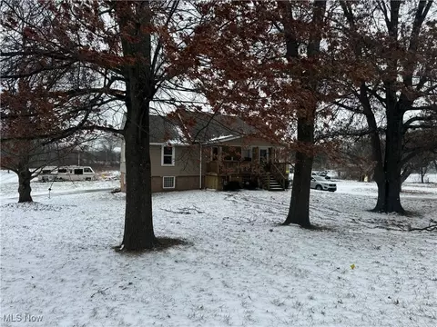 6323 Georgetown St, Louisville, OH 44641