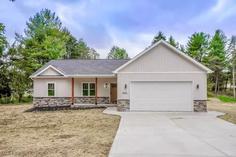 13025 Sunset Cir NW, Uniontown, OH 44685
