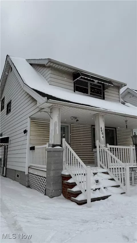 4004 E 41st St, Newburgh Heights, OH 44105