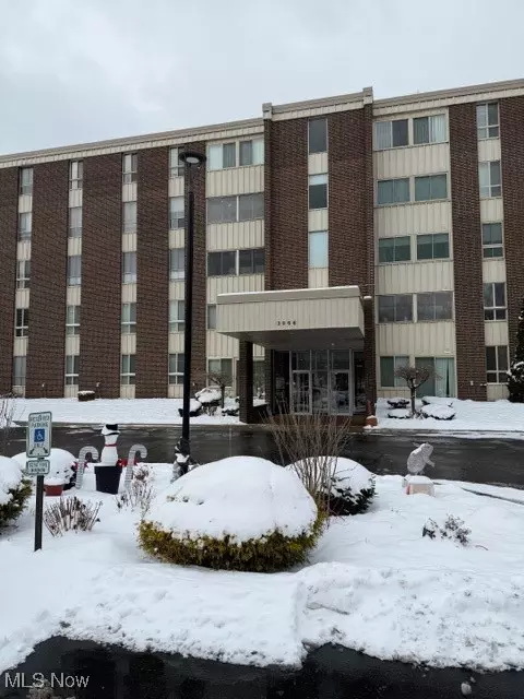 3066 Kent Rd #407, Stow, OH 44224