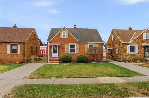 4216 W 57th St, Cleveland, OH 44144