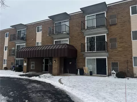 1315 S Lake Wilmer Dr #101, Sandusky, OH 44870