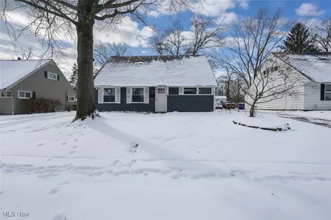 1612 Hanover St, Cuyahoga Falls, OH 44221