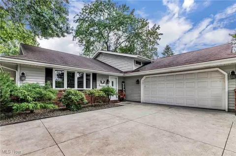 16113 Delmont Ave, Strongsville, OH 44136