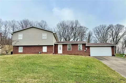127 Rauch Dr, Marietta, OH 45750