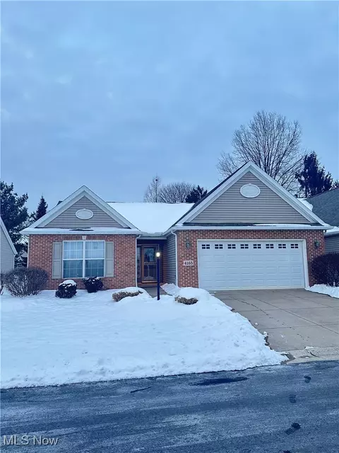 4165 Ledgewater Dr, Mogadore, OH 44260