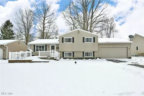 3123 Malibu Dr SW, Warren, OH 44481