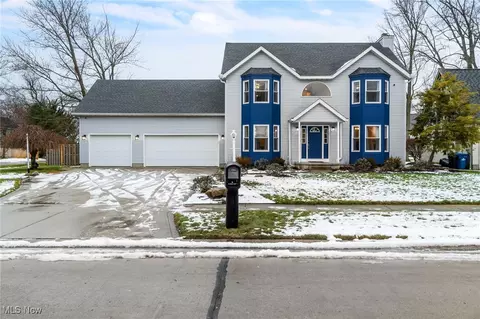 100 Pembridge Ct, Sheffield Lake, OH 44054