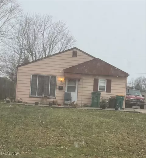 4974 Wake Robin Rd, Mentor, OH 44060