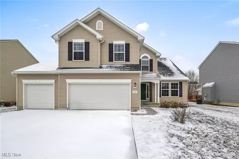 3961 Woodworth Dr, Lorain, OH 44053