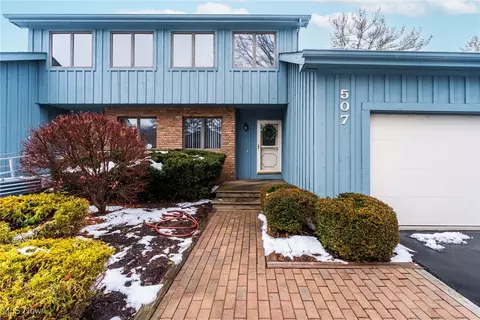 507 Tournament Trl, Cortland, OH 44410