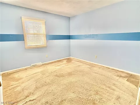 Bedroom - 145 Crestview Dr, Elyria, OH 44035 photo 3 of 5