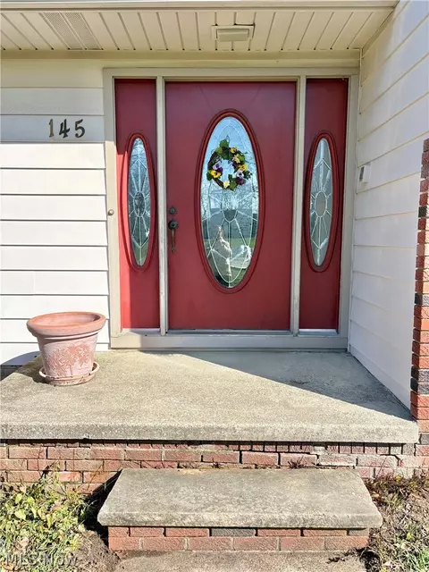 Exterior - 145 Crestview Dr, Elyria, OH 44035 photo 9 of 9
