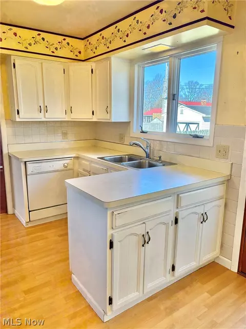 Kitchen - 145 Crestview Dr, Elyria, OH 44035 photo 1 of 5
