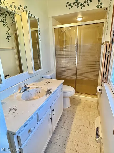 Bath - 145 Crestview Dr, Elyria, OH 44035 photo 1 of 7