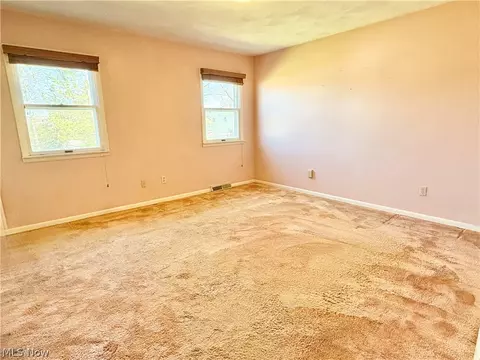 Bedroom - 145 Crestview Dr, Elyria, OH 44035 photo 1 of 5