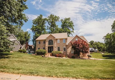 5123 Glenbrook Dr, Vienna, WV 26105