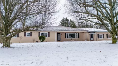 67061 Mills Rd, Saint Clairsville, OH 43950