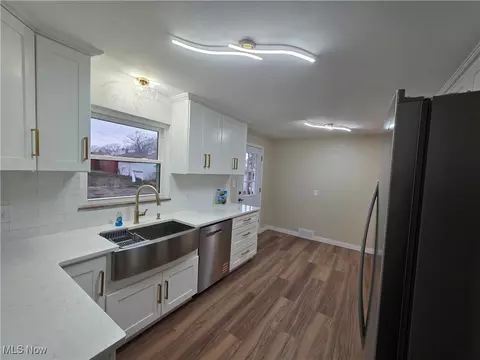 6660 State Rd, Parma, OH 44134 photo 15