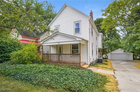 562 Tallmadge Rd, Cuyahoga Falls, OH 44221