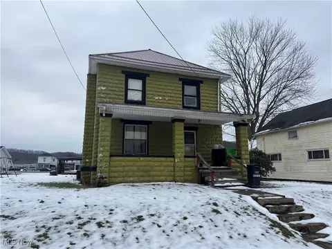 128 S 6th St, Dennison, OH 44621
