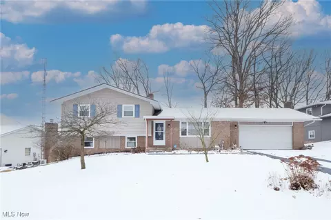 2923 Roanoke St NW, Massillon, OH 44646