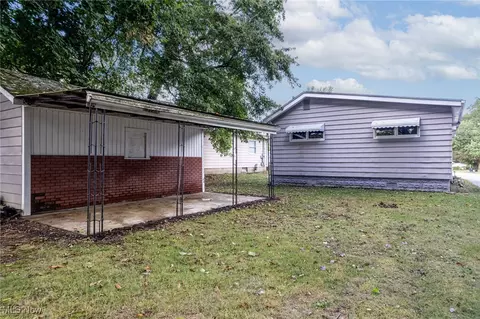 894 Sutherland Ave, Akron, OH 44314 photo 6