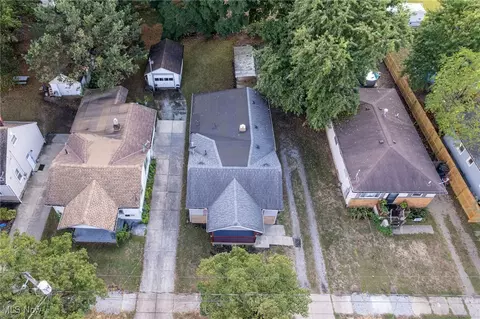 894 Sutherland Ave, Akron, OH 44314 photo 8